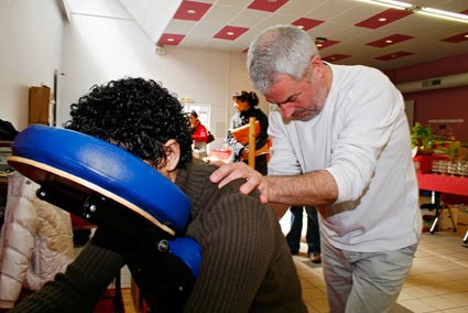 salon du vivant, saint Nabord, Avril2008, shiatsu sur chaise